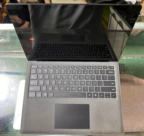 Microsoft Surface Book – 8th Gen Intel Core i7, 8GB RAM, 256GB SSD