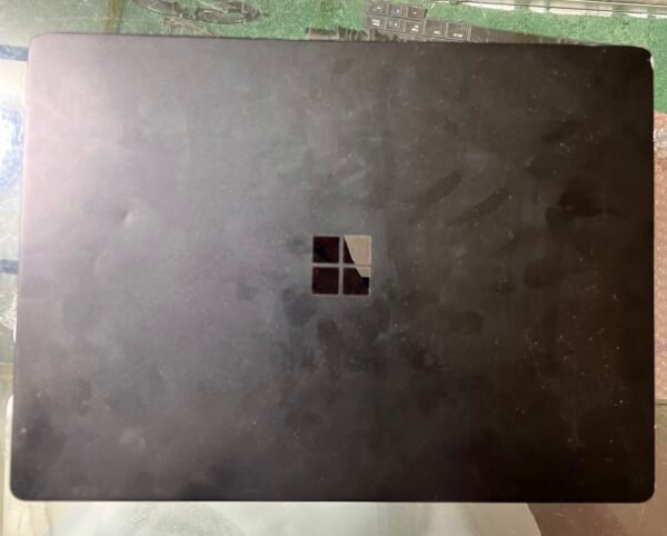 Microsoft Surface Book – 8th Gen Intel Core i7, 8GB RAM, 256GB SSD - Image 4