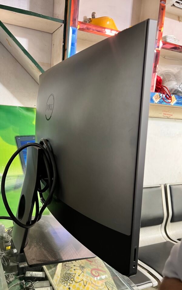 Dell XPS All-in-One – 6th Gen Intel Core i5, 16GB RAM, 512GB SSD, 32” 4K UHD Display - Image 3