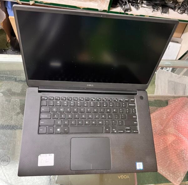 Dell Precision 5540 – 9th Gen Intel Core i7, 16GB RAM, 512GB SSD, 15.6" Display, 4GB Quadro T2000 Graphics